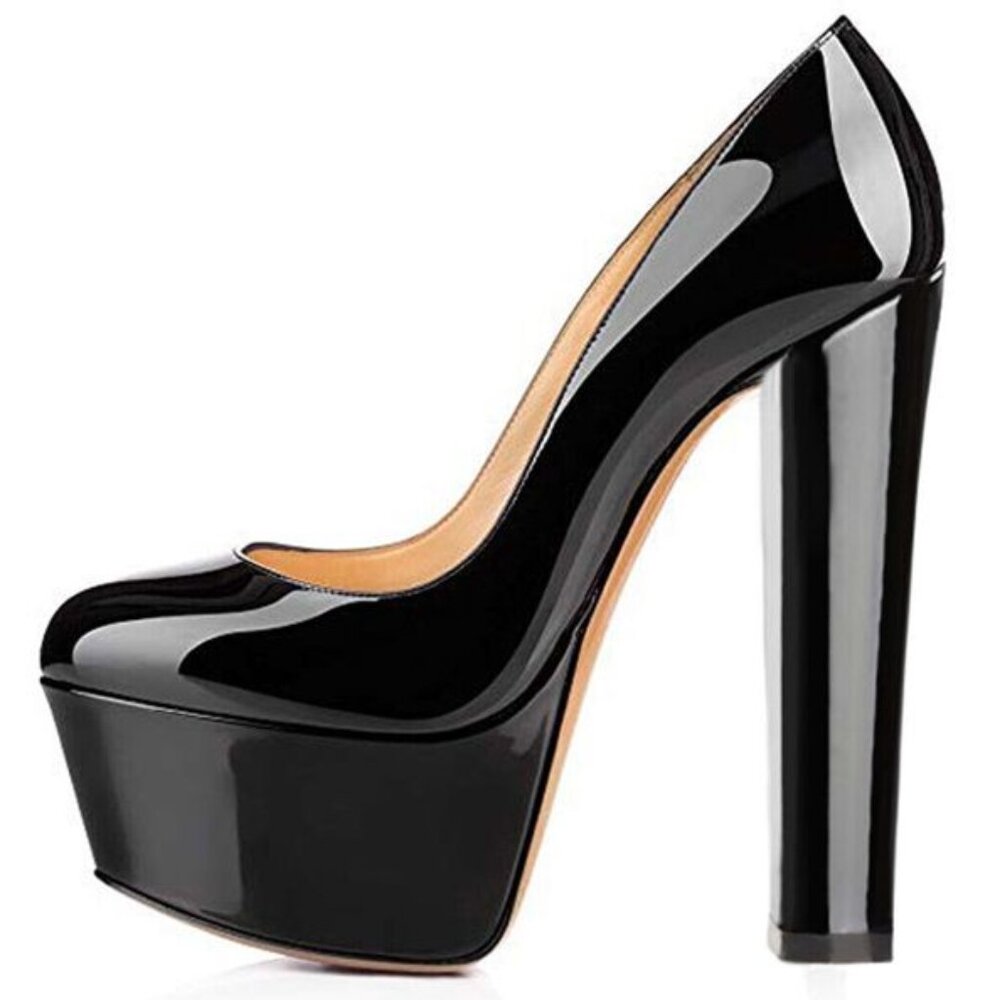 ISO Black 6 inch heels-chunky heel